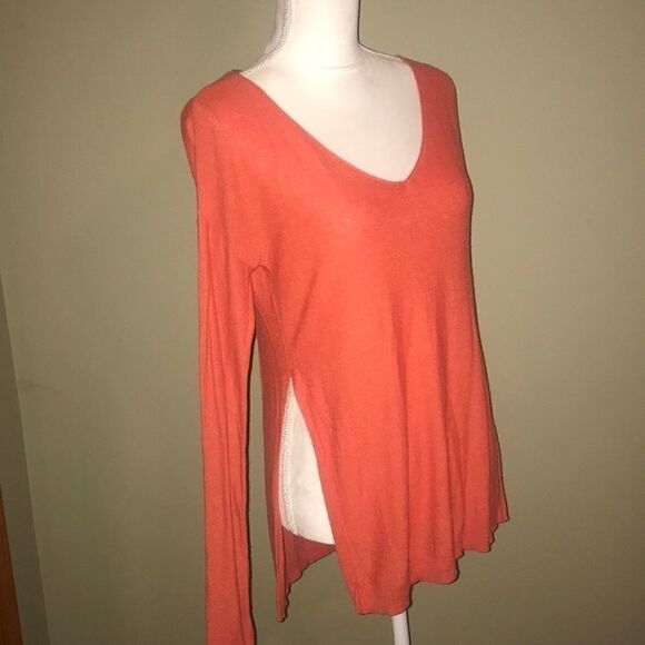 NWOT Mossimo Summer Sweater!!  - Picture 2 of 4